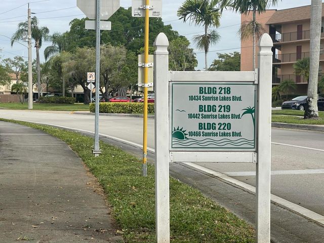 10442 Sunrise Lakes Boulevard 104, Sunrise, FL 33322