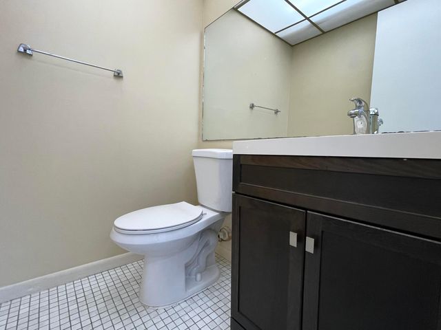 10442 Sunrise Lakes Boulevard 104, Sunrise, FL 33322