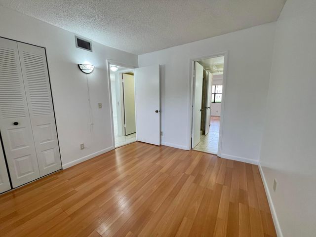 10442 Sunrise Lakes Boulevard 104, Sunrise, FL 33322