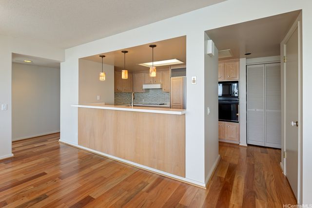 1341 Kapiolani Boulevard 27A, Honolulu, HI 96814