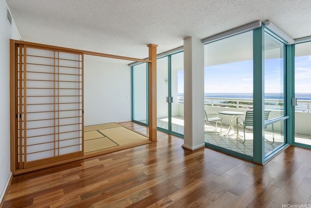 1341 Kapiolani Boulevard 27A, Honolulu, HI 96814
