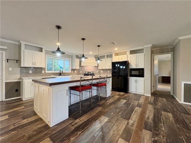 127 Copano Heights Blvd, Rockport, TX 78382