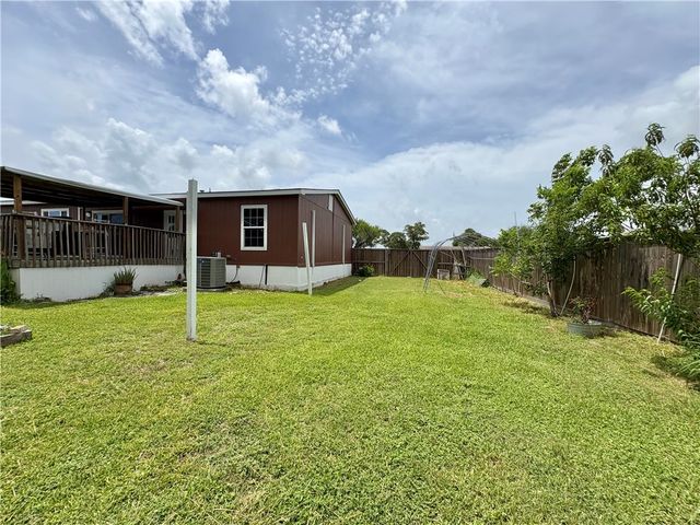 127 Copano Heights Blvd, Rockport, TX 78382