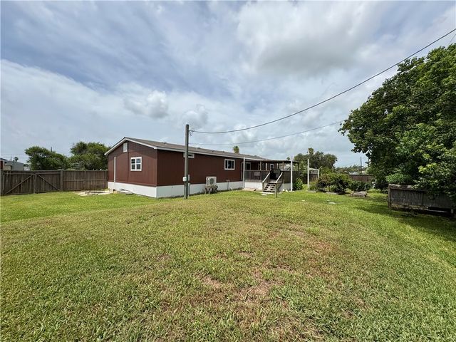 127 Copano Heights Blvd, Rockport, TX 78382