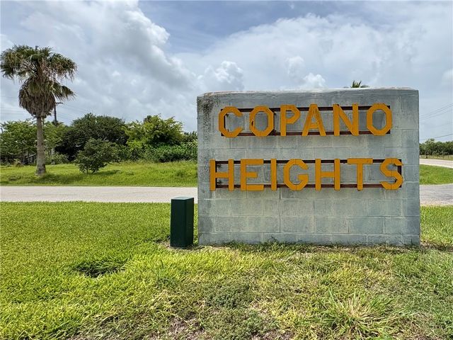 127 Copano Heights Blvd, Rockport, TX 78382