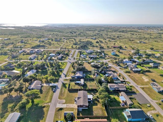 127 Copano Heights Blvd, Rockport, TX 78382