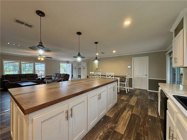 127 Copano Heights Blvd, Rockport, TX 78382
