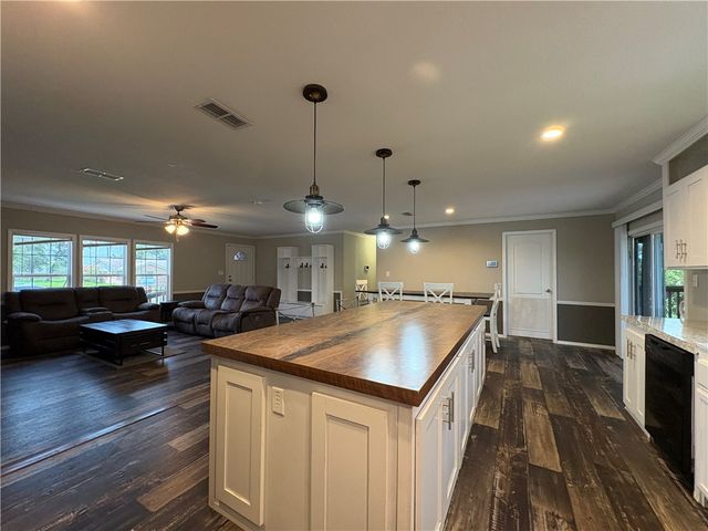 127 Copano Heights Blvd, Rockport, TX 78382