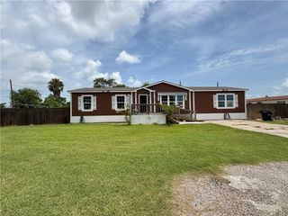 127 Copano Heights Blvd, Rockport, TX 78382