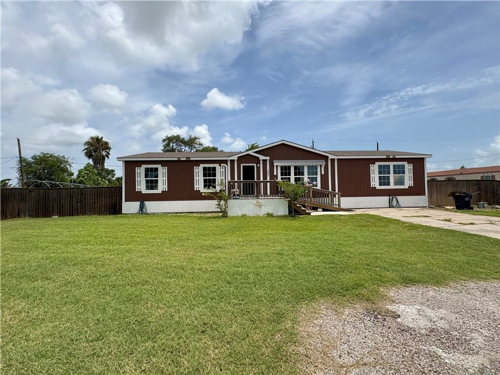 127 Copano Heights Blvd, Rockport, TX 78382