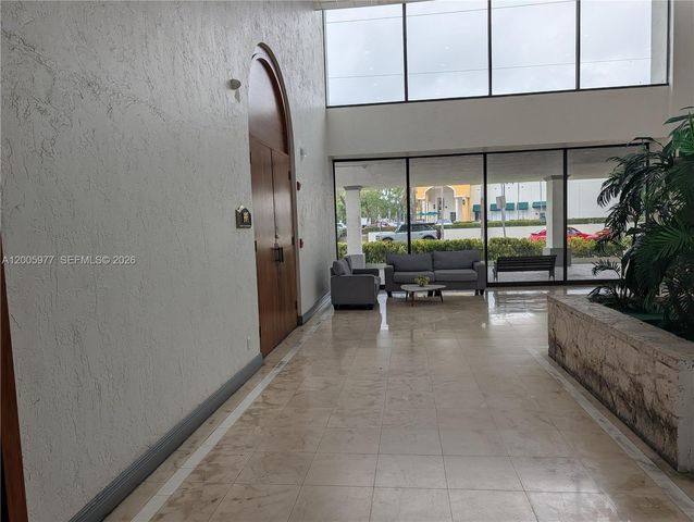 13499 Biscayne Blvd 809, North Miami, FL 33181