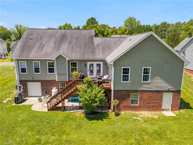 107 Hills Drive N, Mount Airy, NC 27030
