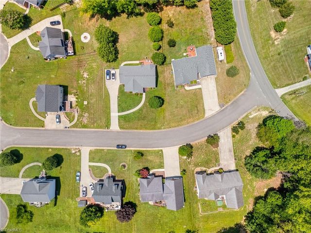 107 Hills Drive N, Mount Airy, NC 27030