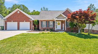 107 Hills Drive N, Mount Airy, NC 27030