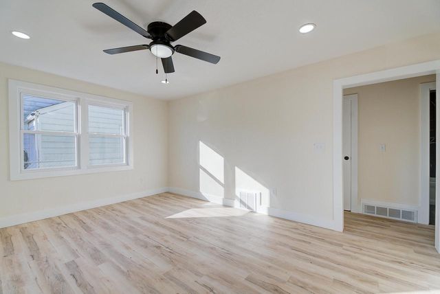 4937 N 51 BOULEVARD, Milwaukee, WI 53218