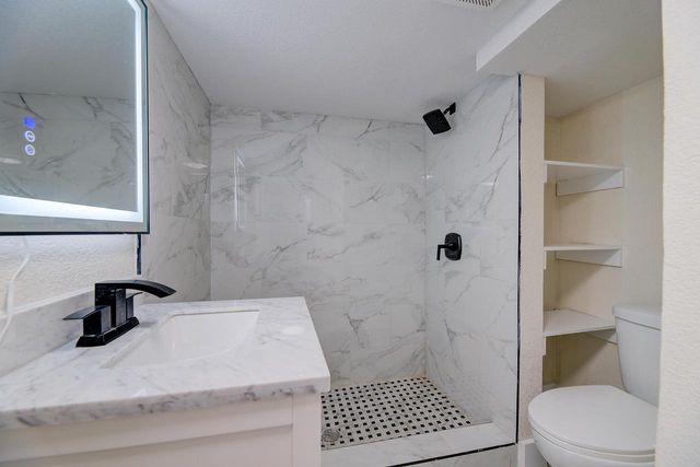 4937 N 51 BOULEVARD, Milwaukee, WI 53218