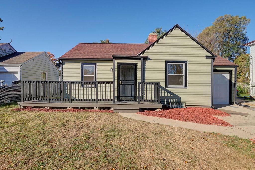 4937 N 51 BOULEVARD, Milwaukee, WI 53218