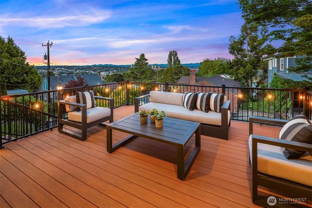 2556 1st Avenue N, Seattle, WA 98109