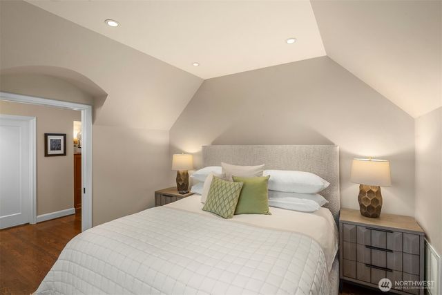 2556 1st Avenue N, Seattle, WA 98109