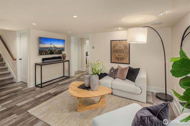 2556 1st Avenue N, Seattle, WA 98109