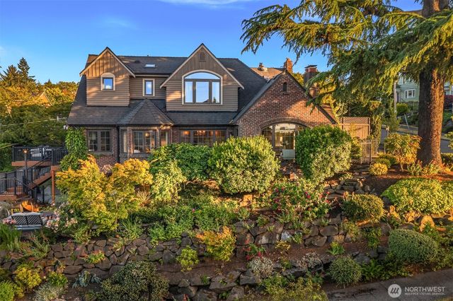 2556 1st Avenue N, Seattle, WA 98109
