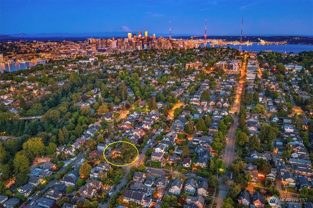 2556 1st Avenue N, Seattle, WA 98109