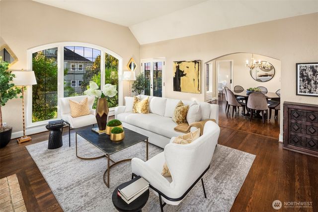 2556 1st Avenue N, Seattle, WA 98109