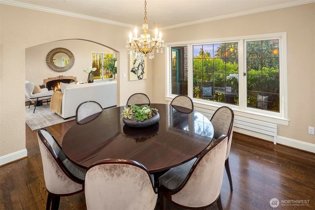 2556 1st Avenue N, Seattle, WA 98109