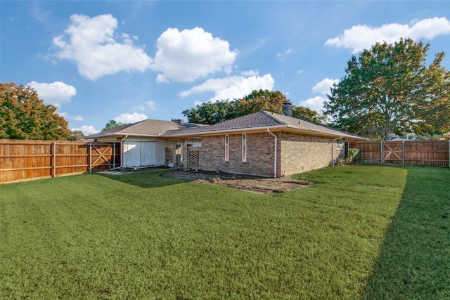 2401 Silver Holly Lane, Richardson, TX 75082