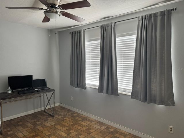 5267 81ST STREET N 20, St Petersburg, FL 33709