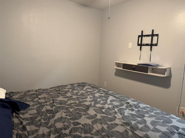 5267 81ST STREET N 20, St Petersburg, FL 33709