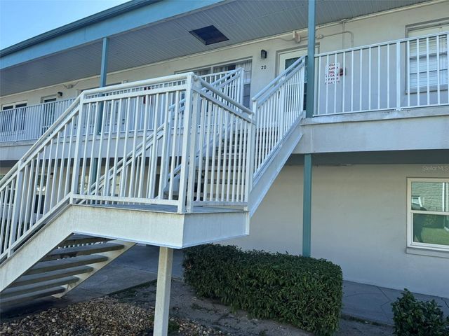 5267 81ST STREET N 20, St Petersburg, FL 33709