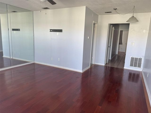 5267 81ST STREET N 20, St Petersburg, FL 33709