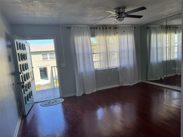 5267 81ST STREET N 20, St Petersburg, FL 33709