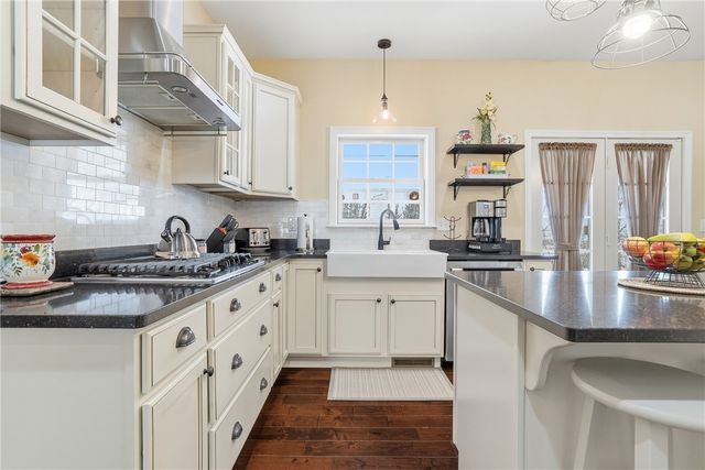 100 Mary St, Center Twp, PA 15061