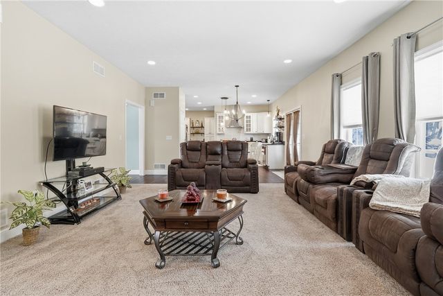 100 Mary St, Center Twp, PA 15061