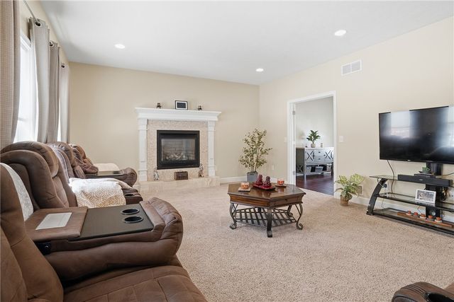 100 Mary St, Center Twp, PA 15061