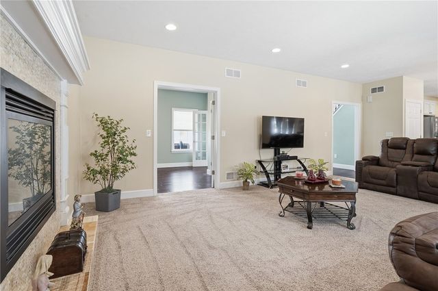 100 Mary St, Center Twp, PA 15061