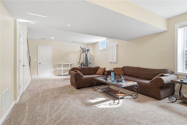 100 Mary St, Center Twp, PA 15061