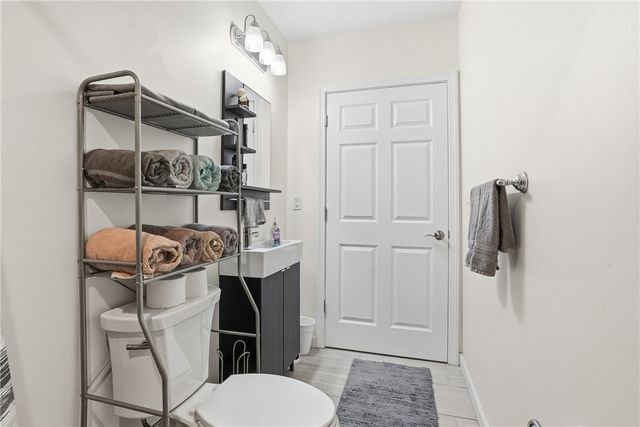 100 Mary St, Center Twp, PA 15061