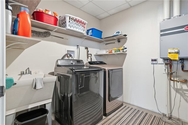 100 Mary St, Center Twp, PA 15061