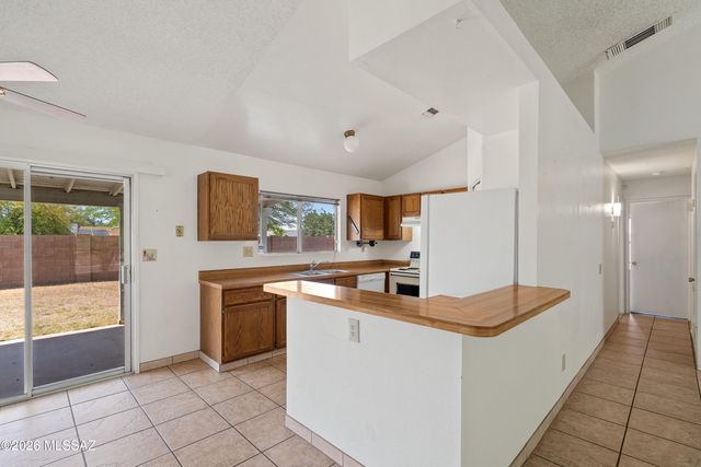 10488 E Overland Ridge, Tucson, AZ 85730