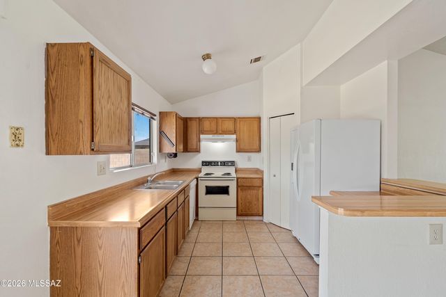 10488 E Overland Ridge, Tucson, AZ 85730