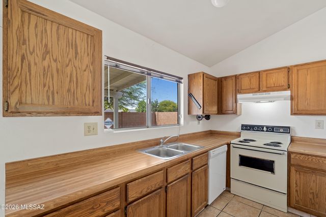 10488 E Overland Ridge, Tucson, AZ 85730