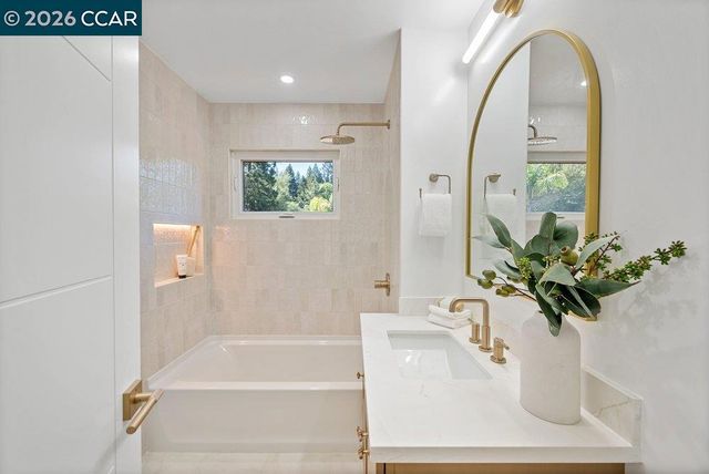 8 Ramona Dr, Orinda, CA 94563