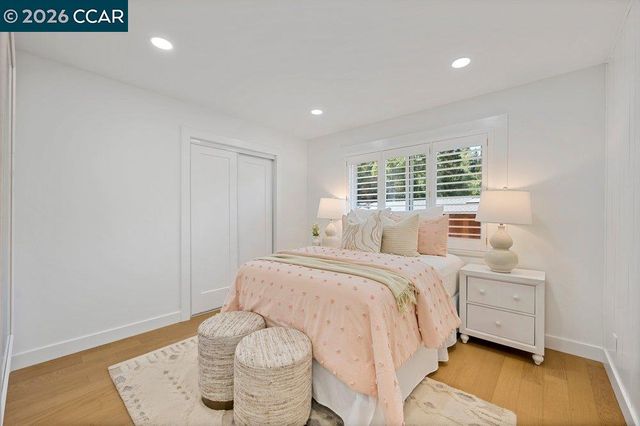 8 Ramona Dr, Orinda, CA 94563