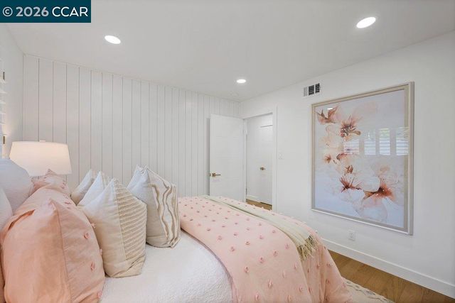 8 Ramona Dr, Orinda, CA 94563