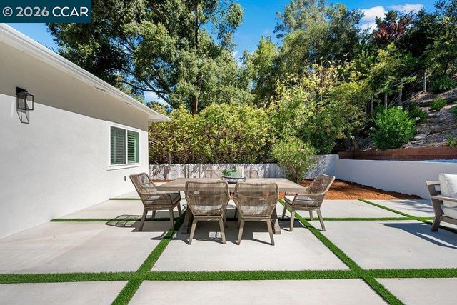 8 Ramona Dr, Orinda, CA 94563