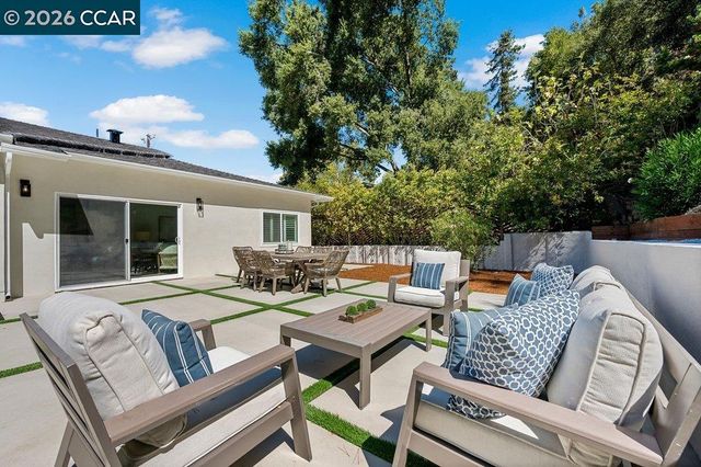 8 Ramona Dr, Orinda, CA 94563