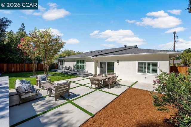 8 Ramona Dr, Orinda, CA 94563